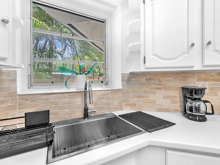 801 SW 24th Rd — Photo 8