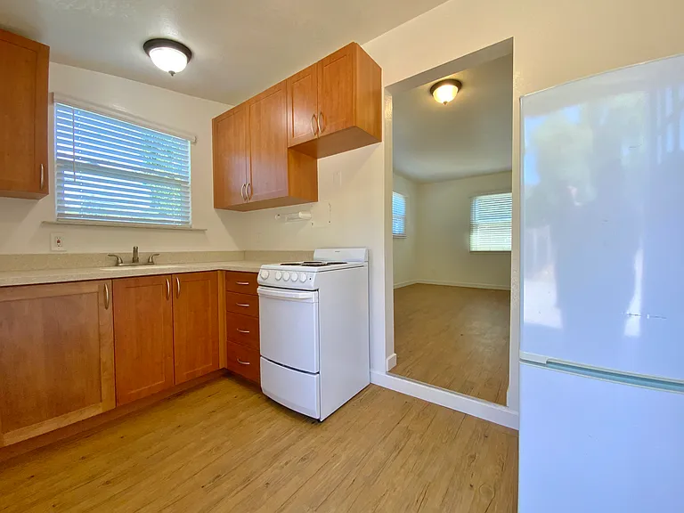 Eat-in Kitchen