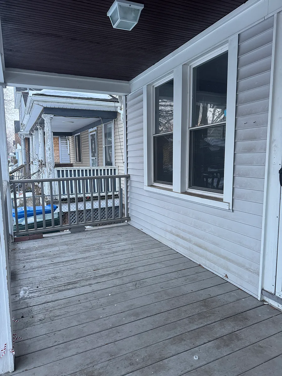 Building Photo - 342 Champlain St #1