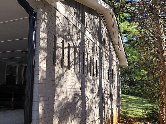 2nd image of 1035 Waterside Dr SE