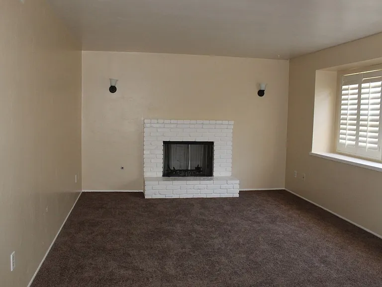 2109 Belvedere Ave — Photo 3