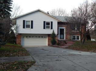 30275 Rickey Ln, Wickliffe, OH 44092