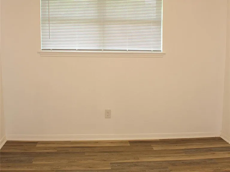 1802 Sleepy Creek Way — Photo 10