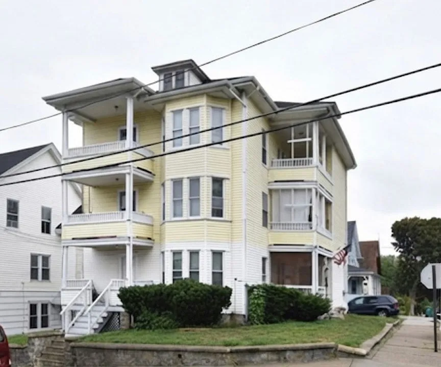 212 Welles Street