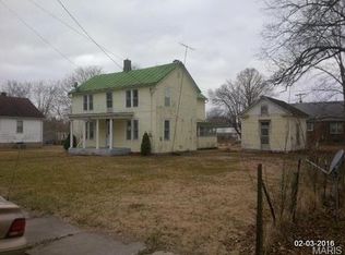 401 S Market St, Chamois, MO 65024