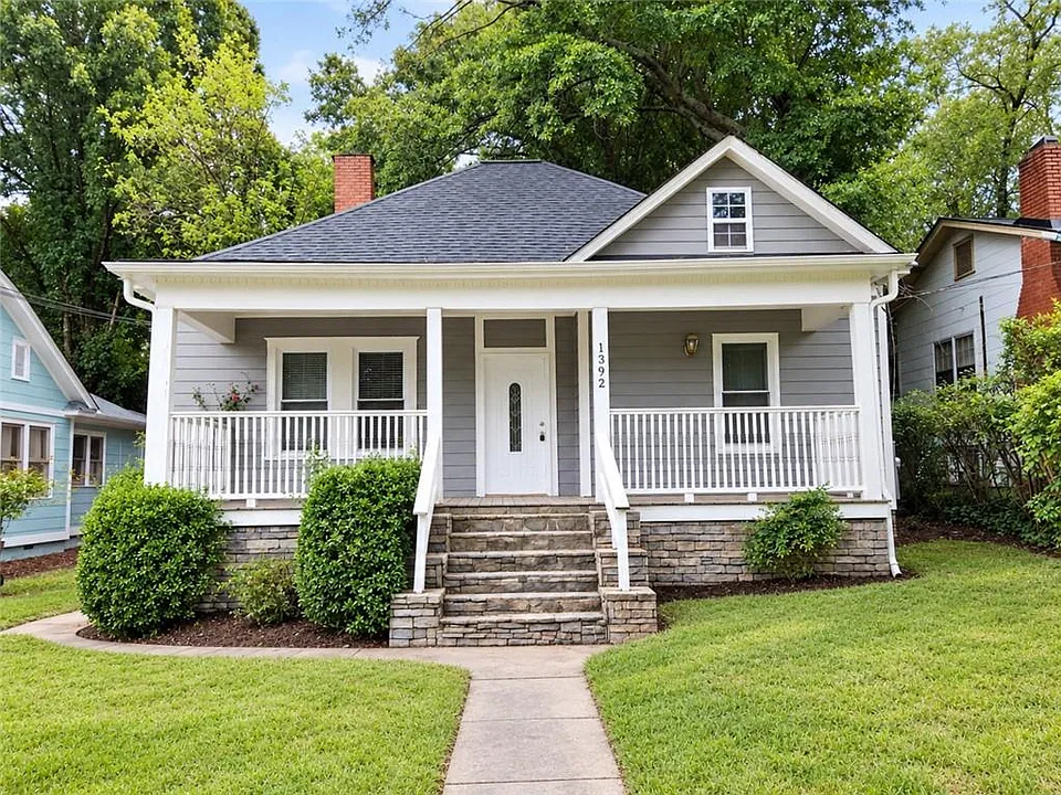1392 Wadley Ave