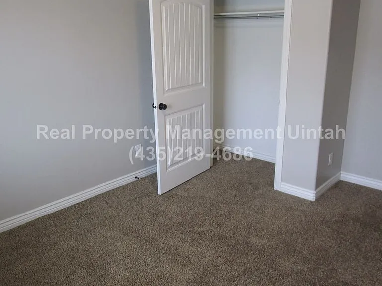 428 E Red Fox Ln — Photo 7