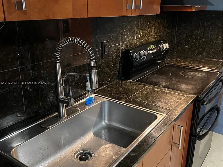 6404 SW 23rd St #1 — Photo 16