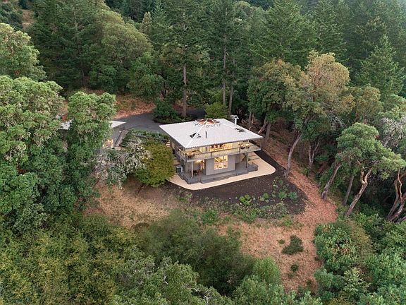 2nd image of 33 Bear Glen Dr