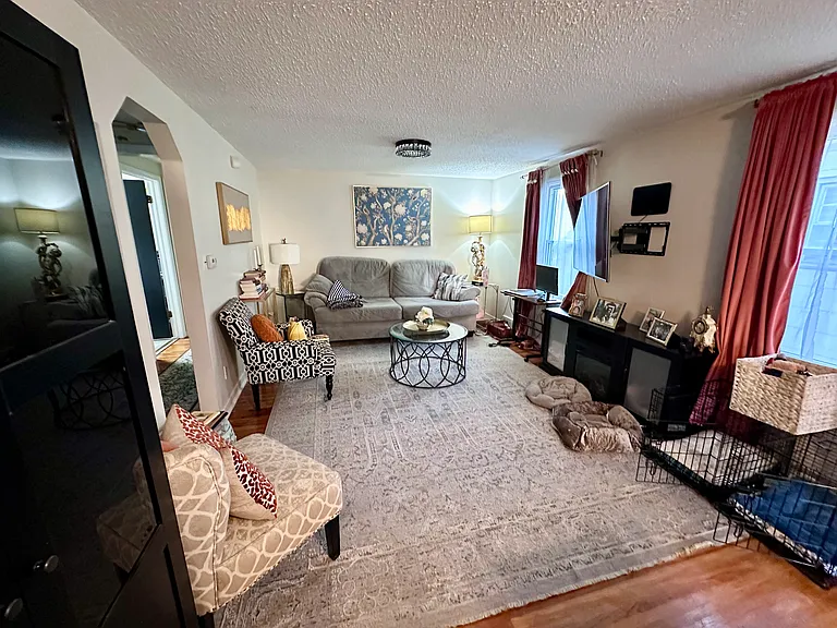 238 Winston Rd — Photo 4