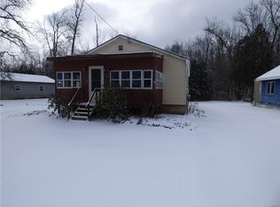 7008 Lakeshore Rd, Cicero, NY 13039