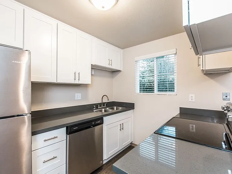 2707 Mountain View Ave W #2 — Photo 2