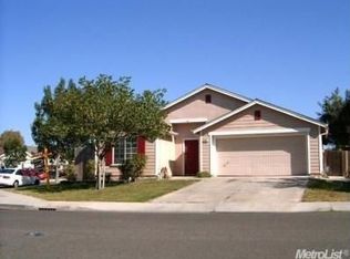 1012 Goldfinch Ln, Patterson, CA 95363