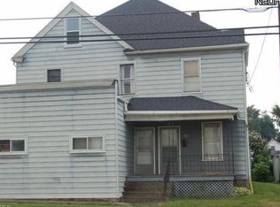 99 Center St, Struthers, OH 44471