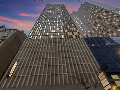 100 E Walton St APT 14D, Chicago, IL, 60611