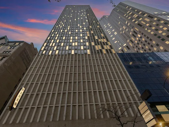 100 E Walton St APT 14D, Chicago, IL 60611