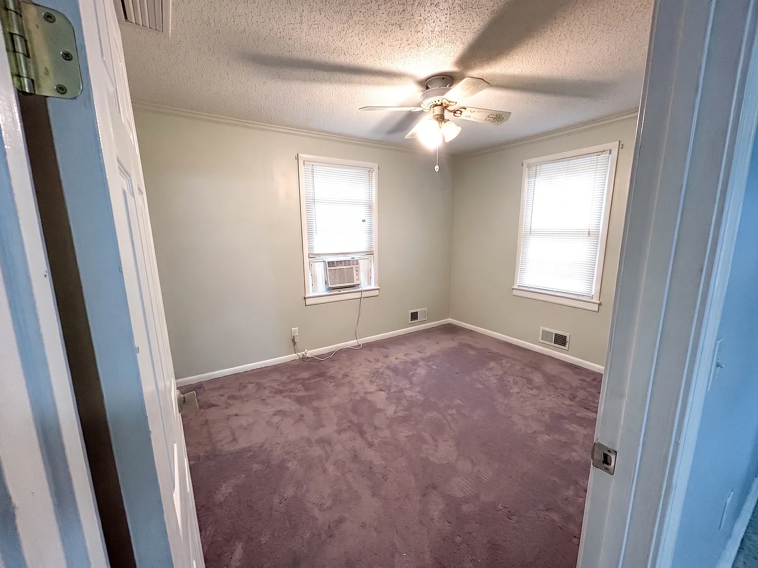 3 bed, 916 sqft, $1,400 — Photo 4