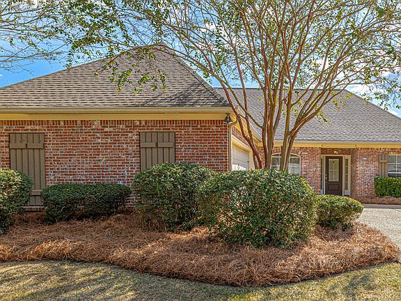 3rd image of 128 Seville Way
