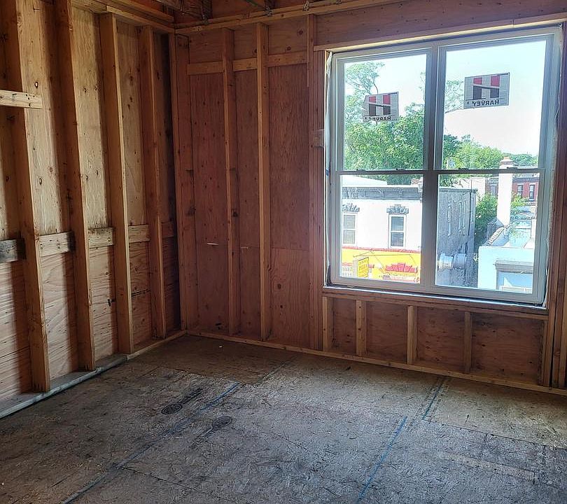 1st image of 1359 Princess Ave