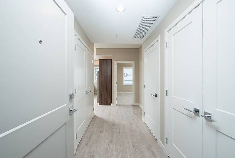 Edmonton Apartment for rent - 2 Bedrooms — photo 4