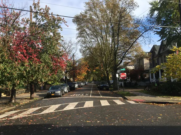 77 Sanford Place image 28 of 29