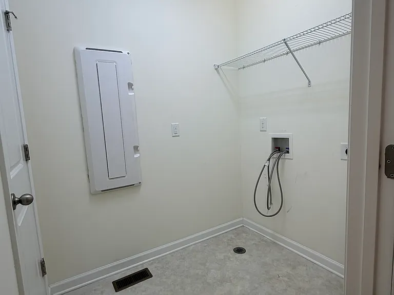 1113 Epiphany Rd — Photo 30
