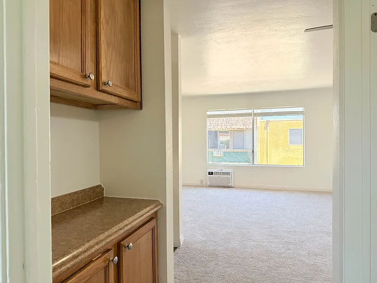 Sun Valley Gardens Apartments — Photo 12