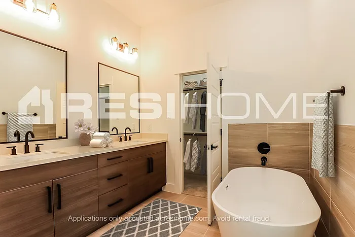 6334 Culberson St — Photo 11