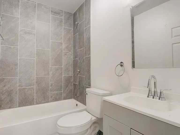 5720 S Princeton Ave #2 — Photo 6