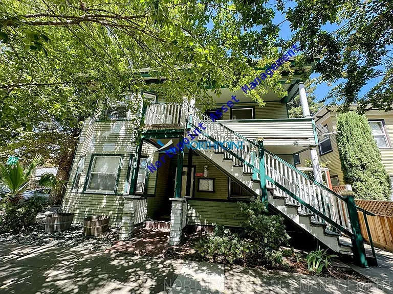 1401 F St #3 — Photo 1