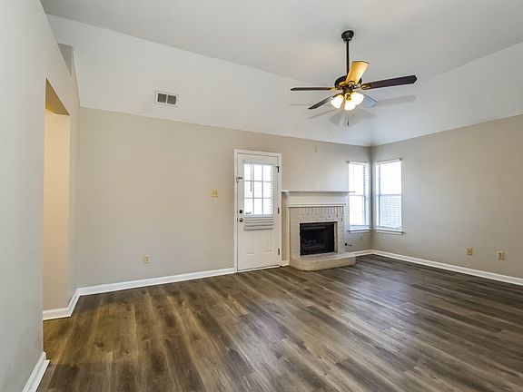 5th image of 4127 Lake Cross Dr