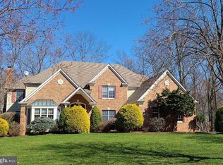 25 Red Maple Ln, Belle Mead, NJ 08502