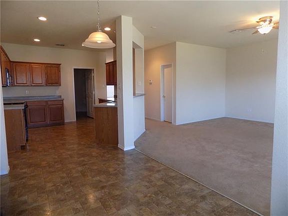 4th image of 2038 Gardenia Dr