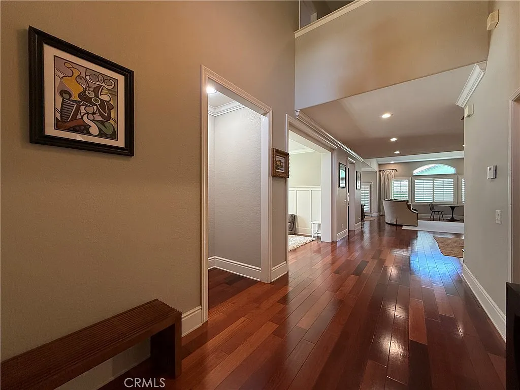 3 bed, 2750 sqft, $4,888 — Photo 2