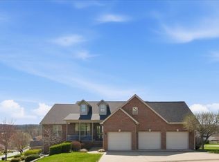 14 Freedom Dr, Parkersburg, WV 26101