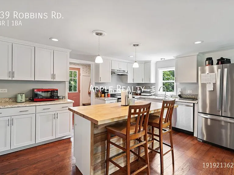 339 Robbins Rd — Photo 6