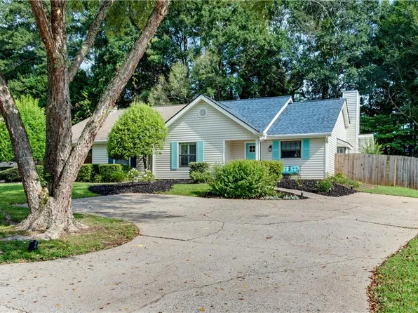 5097 Village Green Way, Alpharetta, GA 30009