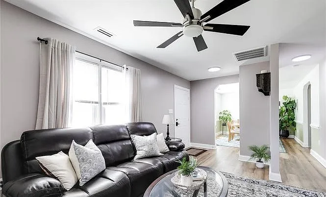 2712 Tavern Way — Photo 5