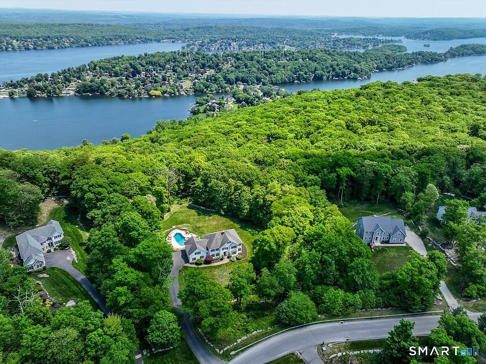 1st image of 8 Rock Ridge Court