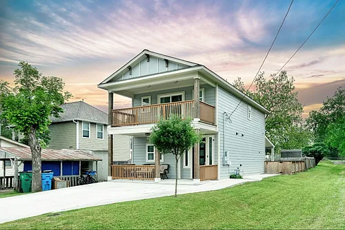 103 W Wilbarger St Photo 1