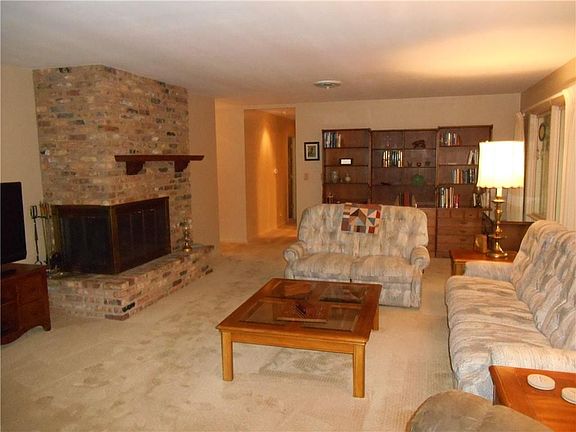 2nd image of 2750 Whippoorwill Dr