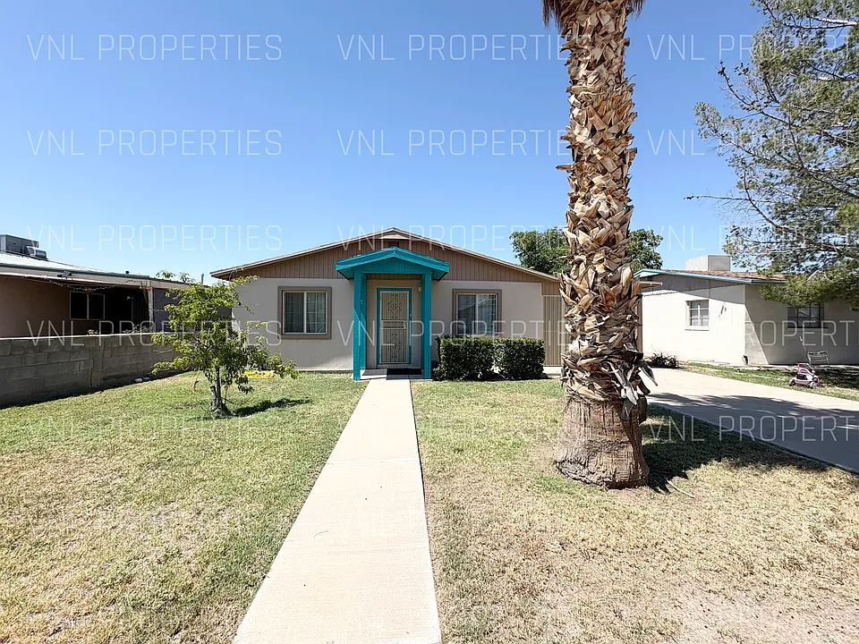 1208 Hall Ave
