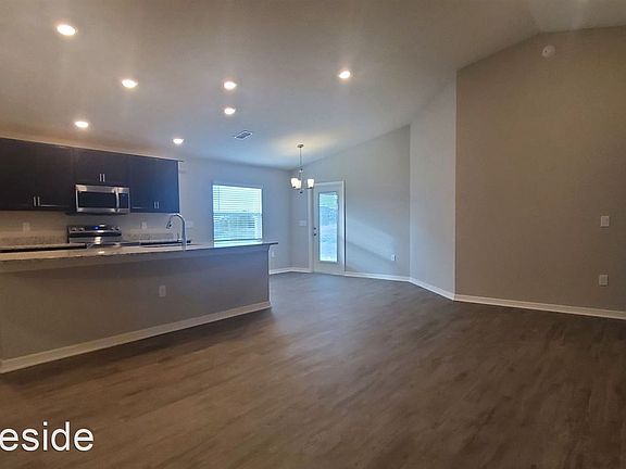 3rd image of 2643 San Marcos Dr