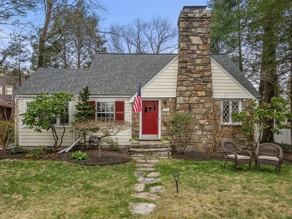 346 Linden St, Wellesley, MA 02481