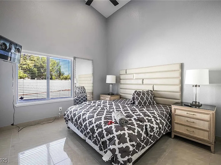 1400 Castle Crest Dr — Photo 39