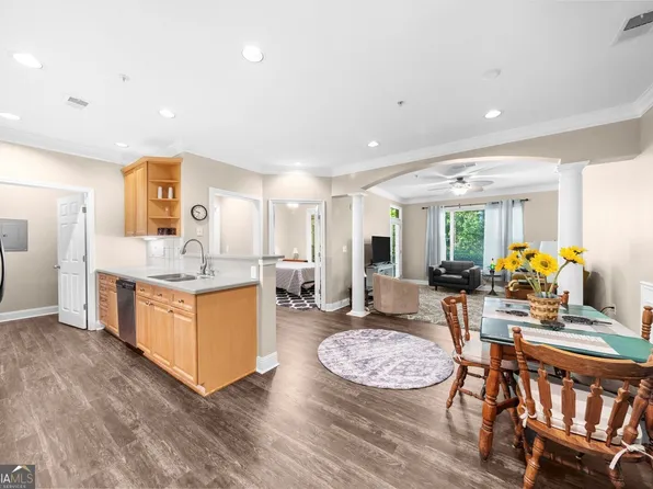 2103 Stratford Cmns #2103, Decatur, GA 30033