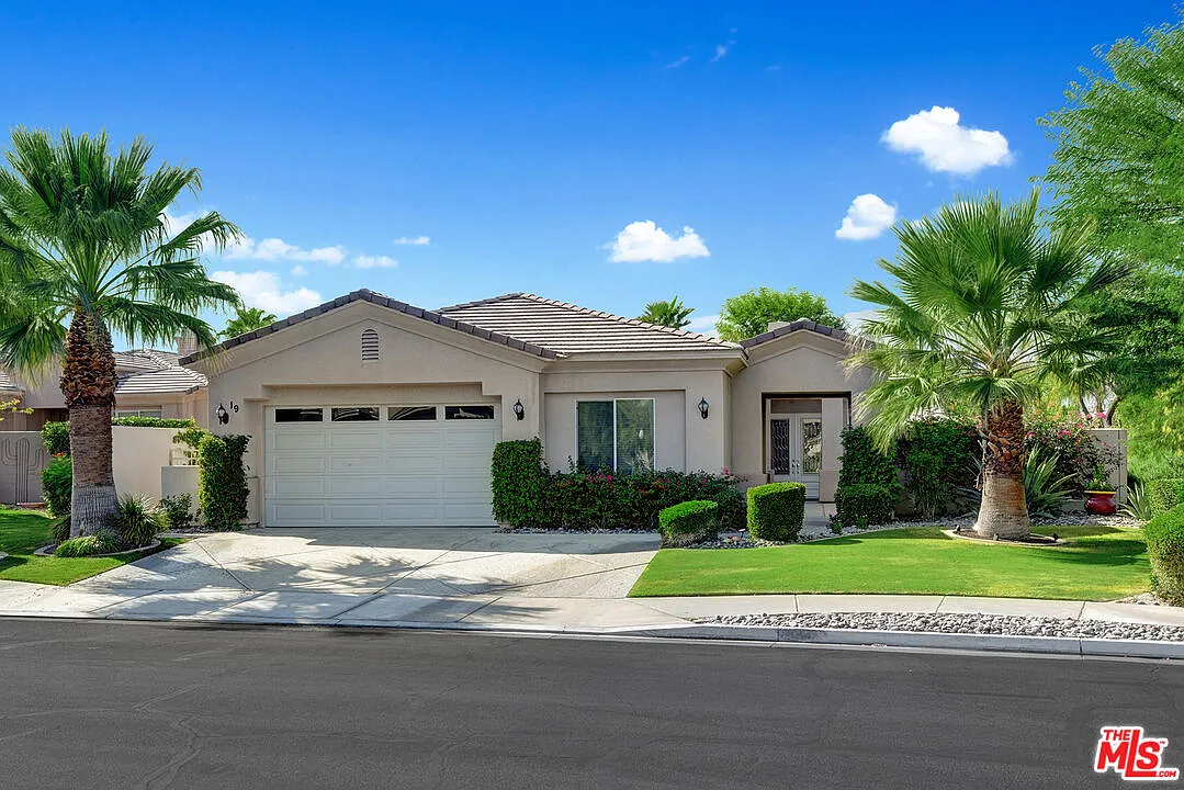 4 bed, 3.0 bath, 2672 sqft, $4,350 — Photo 2