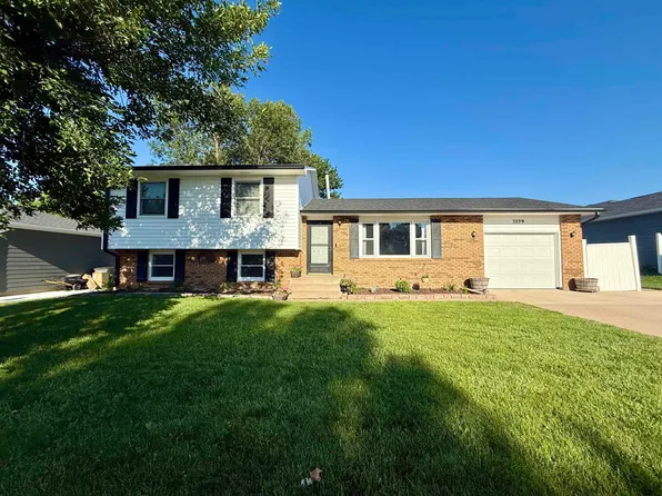 3239 Wendell Dr, Hastings, NE 68901
