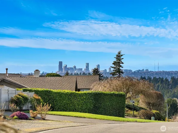 2110 123rd Avenue SE, Bellevue, WA 98005