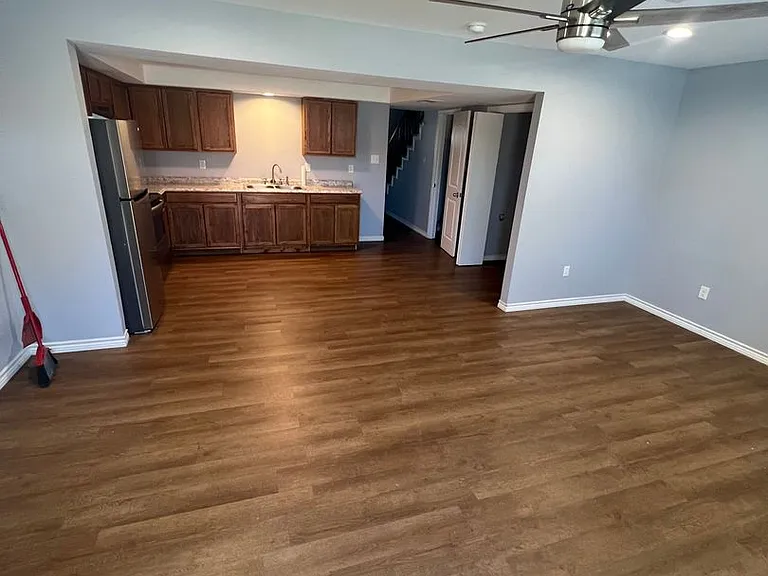4409 Skyview Dr — Photo 9